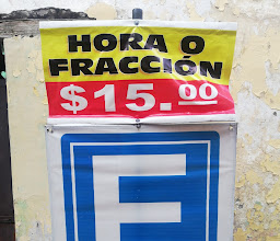 Estacionamiento Lerdo 264 photo
