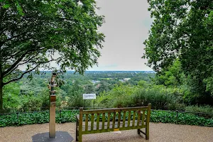 King Henry's Mound image