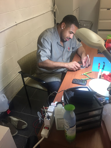 Cell Phone Store «Quick Fix», reviews and photos, 2812 Commercial Ave, San Antonio, TX 78221, USA