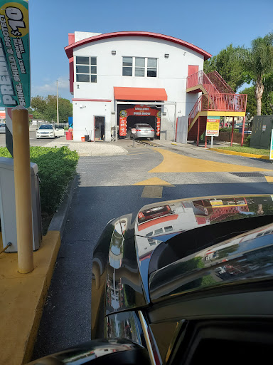 Zips Car Wash en Miami Gardens