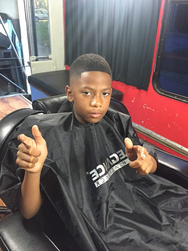 Barber Shop «5 Star Kutz Barbershop & Xpresskutz Mobilebarbertruck», reviews and photos, 3609 Ridge Rd, Lansing, IL 60438, USA