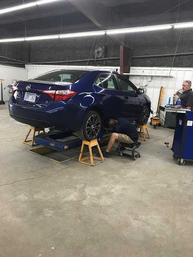 Auto Body Shop «Roe Body Shop», reviews and photos, 4715 Roe Pkwy, Roeland Park, KS 66205, USA