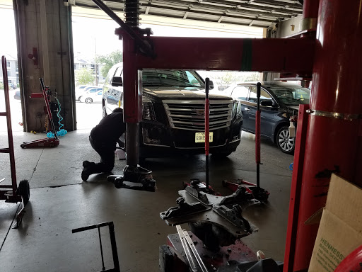 Tire Shop «Discount Tire», reviews and photos, 9099 Westheimer Rd, Houston, TX 77063, USA