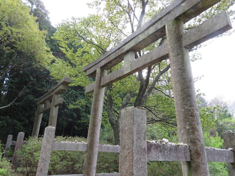 二つ鳥居休憩所