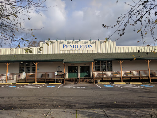Clothing Store «Pendleton Washougal Mill Store», reviews and photos, 2 Pendleton Way, Washougal, WA 98671, USA
