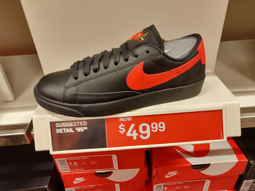 Clothing Store «Nike Factory Store», reviews and photos, 2200 Tanger Blvd #735, Washington, PA 15301, USA