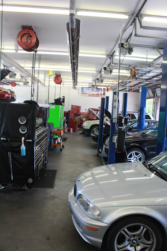 Auto Repair Shop «Chimney Rock Car Care», reviews and photos, 2839 Chimney Rock Rd, Houston, TX 77056, USA