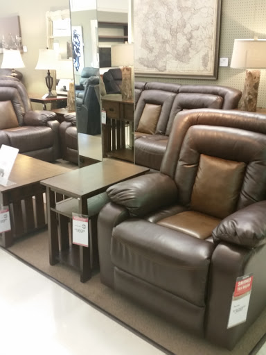 Furniture Store «Value City Furniture», reviews and photos, 4475 Monroe St, Toledo, OH 43613, USA
