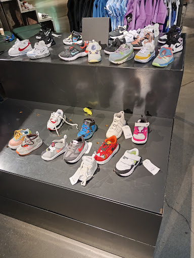 Clothing Store «Nike», reviews and photos, 8687 N Central Expy, Dallas, TX 75225, USA