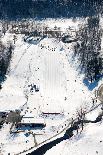 Resort «White Lightning Snowtubing at the Fernwood Winter Fun Center», reviews and photos, 124 Golf Dr #2, East Stroudsburg, PA 18302, USA