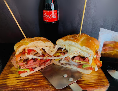 Tortas y Hamburguesas 'EL MONSTRUO'