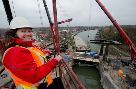 APOM Adviseur Project en Omgevings Management Boedapestlaan 181, 3404 VC IJsselstein