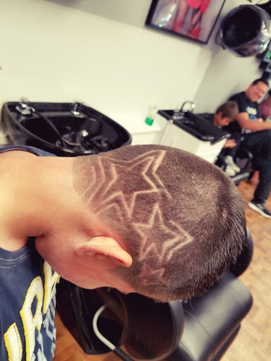 Hair Salon «Eclipse Unisex Hair Salon», reviews and photos, 2704 Fairfield Ave, Bridgeport, CT 06605, USA