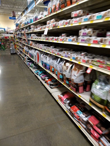 Pet Supply Store «PetSmart», reviews and photos, 8500 N Evanston Ave, Kansas City, MO 64157, USA