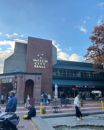 Museum Place Mall, 1 Church St, Salem, MA 01970, USA, 
