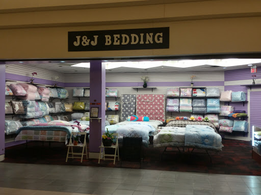 Shopping Mall «Golf Mill Shopping Center», reviews and photos, 239 Golf mill Center, Niles, IL 60714, USA