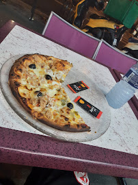 Plats et boissons du Pizzeria Crêpes Pizzas Paris Gourmand - n°3