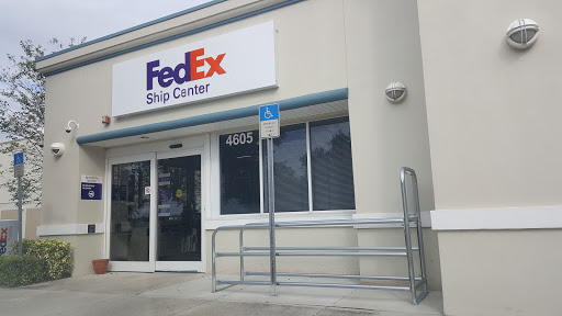 Shipping and Mailing Service «FedEx Ship Center», reviews and photos, 4605 18th St E, Bradenton, FL 34203, USA