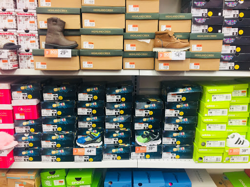 Shoe Store «Rack Room Shoes», reviews and photos, 3017 Market Center Drive, Morrisville, NC 27560, USA