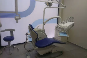 Adeslas Dental Clinic Fuenlabrada image