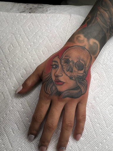 Tattoo Shop «Live Canvas Tattoo Parlour», reviews and photos, 434 Belle Terre Blvd, Laplace, LA 70068, USA