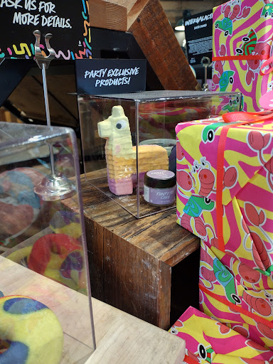 Cosmetics Store «Lush», reviews and photos, 708 NW 23rd Ave, Portland, OR 97210, USA