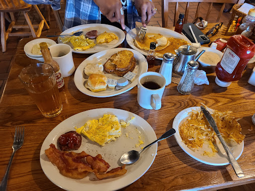 American Restaurant «Cracker Barrel Old Country Store», reviews and photos, 200 Davis Blvd, Pittsburgh, PA 15275, USA