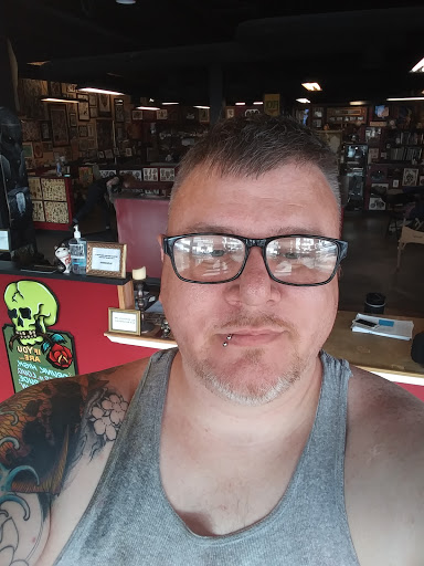 Tattoo Shop «Sacred Hand Tattoo Society», reviews and photos, 960 Parsons Ave, Columbus, OH 43206, USA