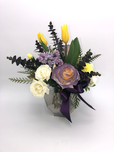 Florist «Petals & Vines», reviews and photos, 410 Main St E, Monmouth, OR 97361, USA