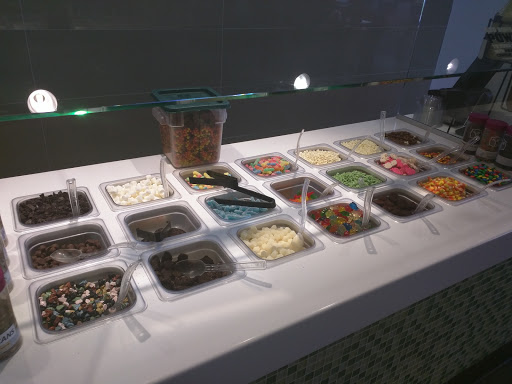 Frozen Yogurt Shop «Yogurtland», reviews and photos, 10500 Ulmerton Rd, Largo, FL 33771, USA