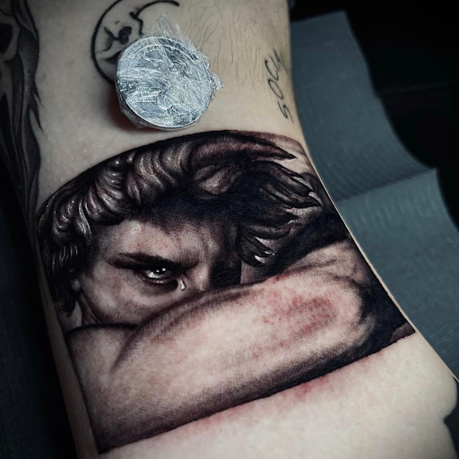 Find skull tattoo ideas for females for your next unique tattoo in Laredo at Horikawa Tattoo & Piercing Studios