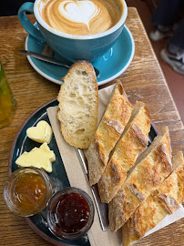 Croissant du Cafe Bunna Annecy - coffee shop italien 💚 « Old school » - n°7