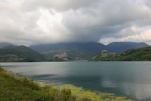 Lago del Turano image