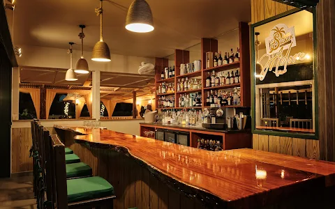 Le Shack Restaurant and Bar image