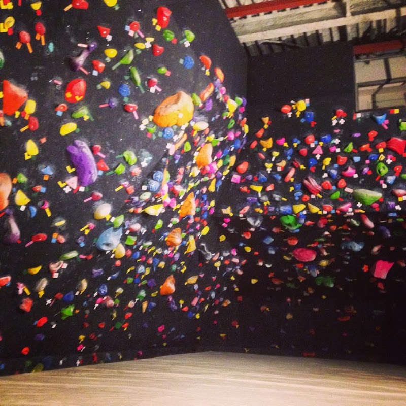 Forge Bouldering 神奈川県横須賀市安浦町 ロック クライミング ジム グルコミ