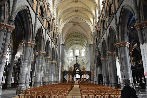 Église Catholique Collégiale Saint-Pierre d'Aire-sur-la-Lys à Aire-sur-la-Lys