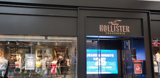 Clothing Store «Hollister Co.», reviews and photos, 282 Garden State Plaza Blvd, Paramus, NJ 07652, USA