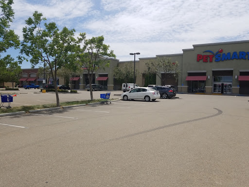 Pet Supply Store «PetSmart», reviews and photos, 261 Spreckels Ave, Manteca, CA 95336, USA