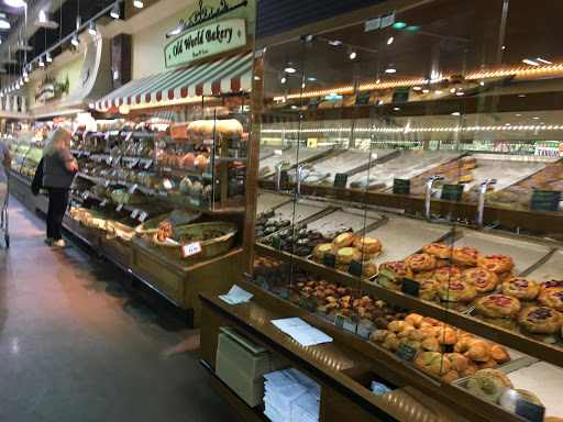 Grocery Store «Shop & Save Market», reviews and photos, 518 Metropolitan Way, Des Plaines, IL 60016, USA