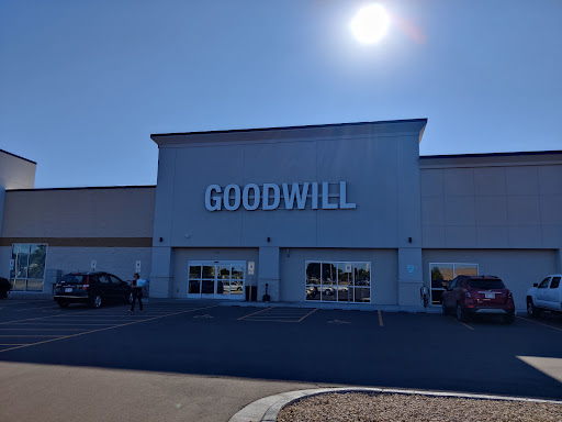 Thrift Store «Goodwill - Hudson», reviews and photos, 1621 Coulee Rd, Hudson, WI 54016, USA