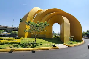 Arcos del Milenio image