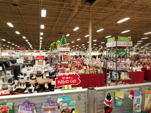 Clothing Store «Burlington Coat Factory», reviews and photos, 8204 S Orange Blossom Trail, Orlando, FL 32809, USA