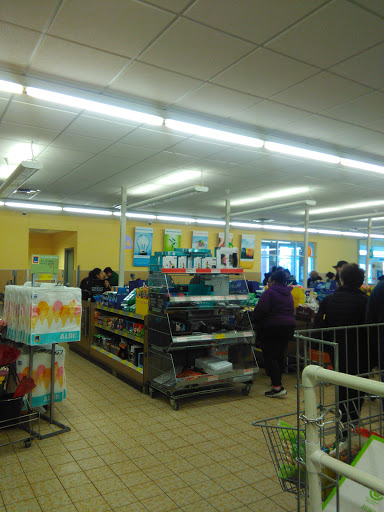 Supermarket «ALDI», reviews and photos, 1600 W 117th St, Lakewood, OH 44107, USA