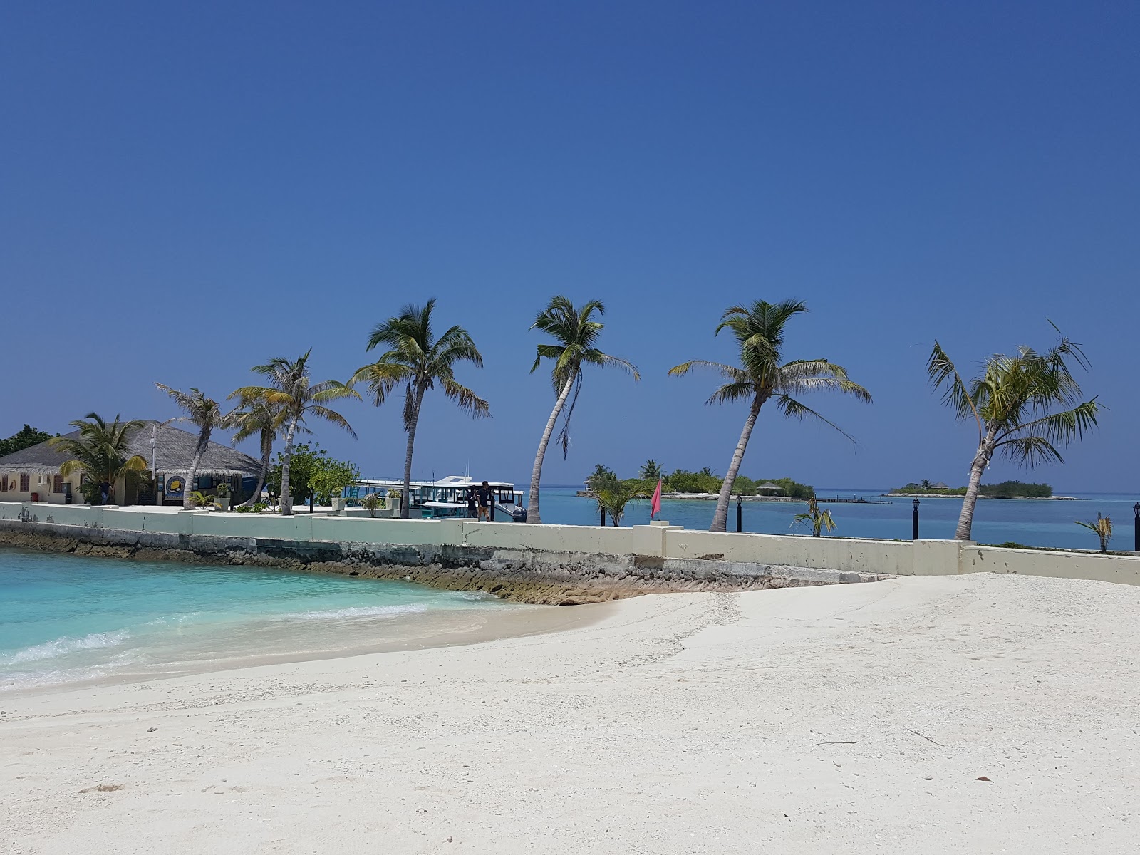 Fotografie cu Adaaran Resort Island - locul popular printre cunoscătorii de relaxare