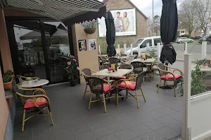 Cafe De Leeuw image