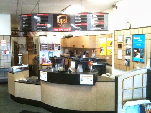 Shipping and Mailing Service «The UPS Store», reviews and photos, 476 Old Smizer Mill Rd, Fenton, MO 63026, USA
