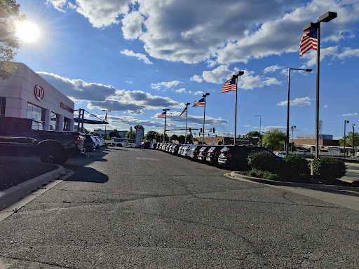 Kia Dealer «Luther Kia of Bloomington», reviews and photos, 1701 American Blvd W, Minneapolis, MN 55431, USA