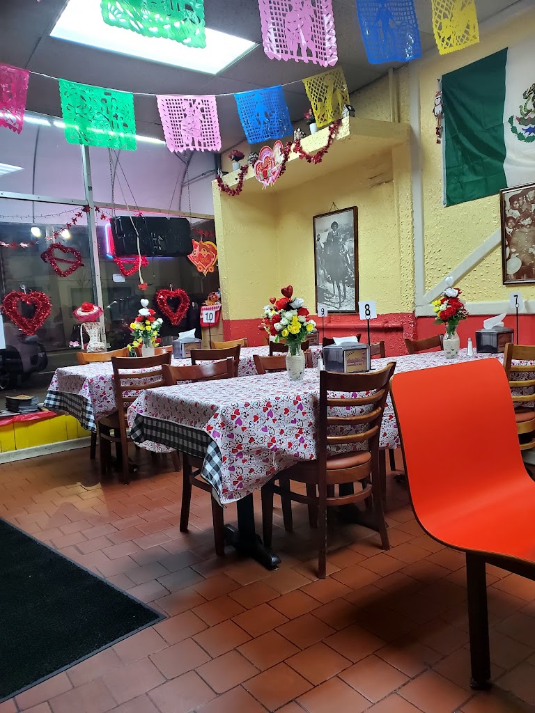 Antojitos Mexicanos Y Mas Restaurante 08882