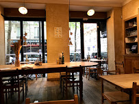 Atmosphère du Restaurant servant le petit-déjeuner Le Pain Quotidien à Paris - n°3