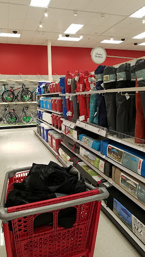 Department Store «Target», reviews and photos, 13301 Gateway Center Dr, Gainesville, VA 20155, USA